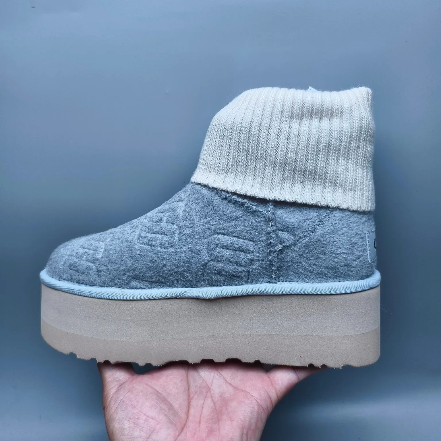 💰600 UGG sheepskin all-in-one snow boots 4047 suede LOGO wool top thick-soled boots Color: Gray Black Green Matching Size: 35-40